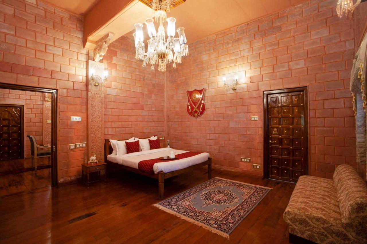 Stayvista At Pink Palace Rajasthani Decor Утакаманд Экстерьер фото